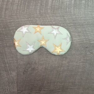 FREE PEOPLE X UNDERSTATED LEATHER
Starry Eyed Travel Eye Mask